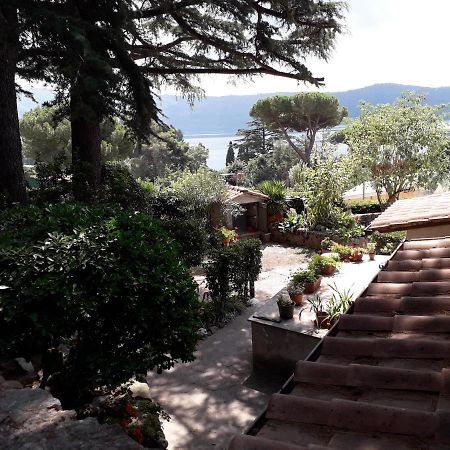 Bed&Breakfast "Fiorella" Sul Lago Castel Gandolfo Dış mekan fotoğraf