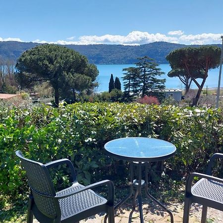 Bed&Breakfast "Fiorella" Sul Lago Castel Gandolfo Dış mekan fotoğraf